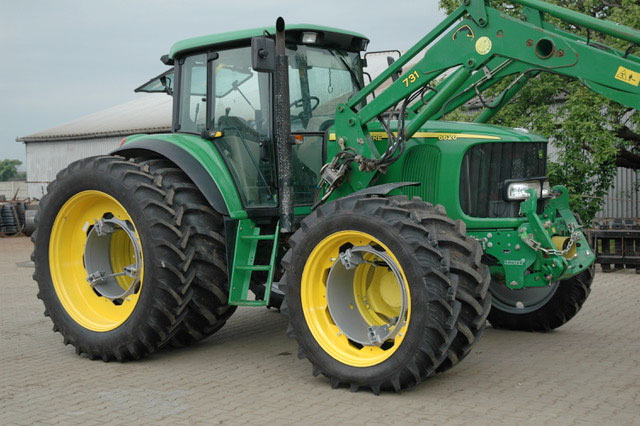 Producteur d'accessoires pour tracteurs, roues pour machines agricoles, Pologne